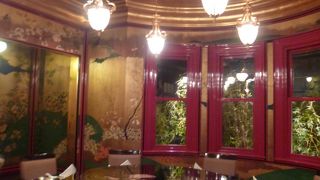 個室がきらびやかですごい