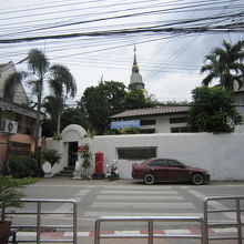 １０歩行者用橋から直進の裏門