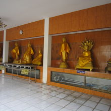 １０境内の仏像