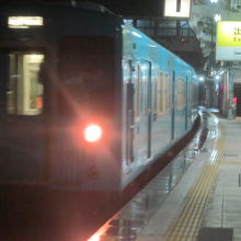 普通列車は味のある車両がまだまだ現役で頑張っています