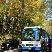 十和田湖から焼山までは３０分に1本ほどバスがあります。