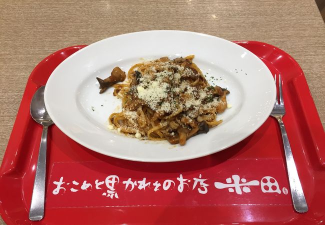 黒カレーのお店ですが、何故か生パスタを注文!　でも、モチモチで美味しかった★