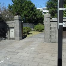 今和泉島津家本邸跡への入り口