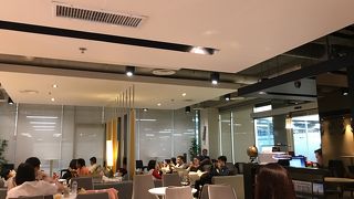 一番はじのラウンジ