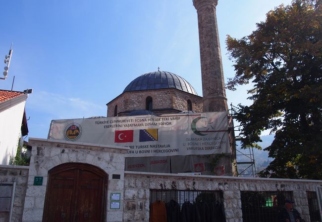旧市街の中心のモスク
