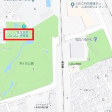 自然ふれあい情報館は、清水坂公園の中の北側に、があります。
