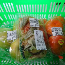 野菜や果物などが安い