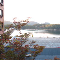 目の前は静かな御所湖～