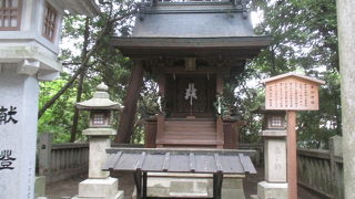 こちらは商売繁盛の神様です。