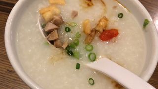 鶏粥とよだれ鶏と焼小籠包