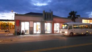 旧台東駅は今でも交通の要、周囲は繁華街