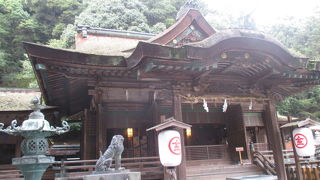 三穂津姫専用の神饌殿があります。