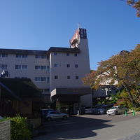 世界遺産金鶏山の足元にあるホテルです