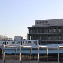 豊洲市場の前も通ります