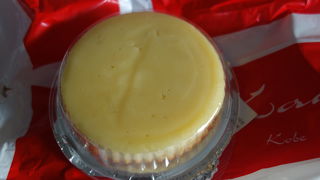 神戸のチーズケーキはここで決まり。デンマーク風だそうです。