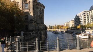 クルーズ船もあります。