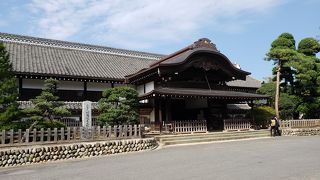 入場料１００円