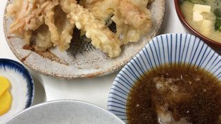 地元民に愛される天ぷら定食の老舗