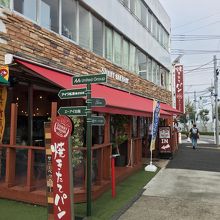 テラス席もあります