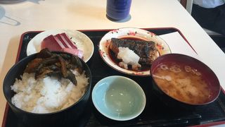 鰆照り焼きと鰤刺ランチ！