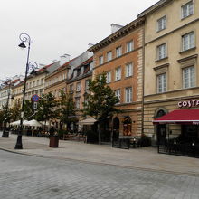 参考：2015年のクラクフ郊外通り