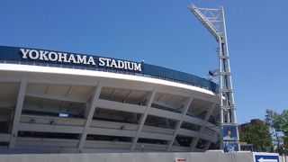 青い空のもと、ビール最高！