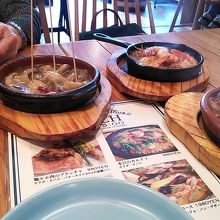 アヒージョ三種　マッシュルーム　エビ　アサリ