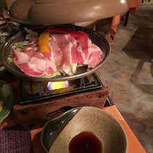 お肉もつきます。