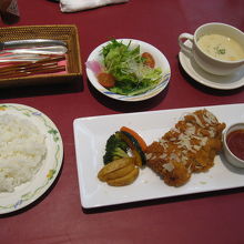 注文したチキンカツレツ