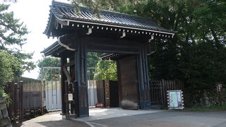 中立売御門の先は工事中