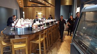 丼物は比較的安価だが。。