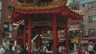 南京町広場のあづまや