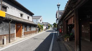 楽しい街歩きができる、天領の城下町として栄えたころの古い街並みの残る豆田地区　