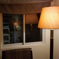 窓はあるにはあったが、小さい。No View