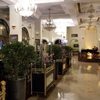 ロビー。まさに荘厳。