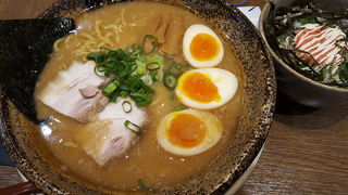 豚骨醤油ラーメン