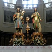 2人の聖人像