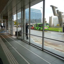 西口ターミナル