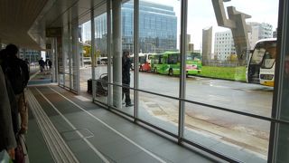 東西口にあるターミナル