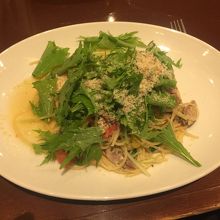 秋刀魚とフレッシュトマトと水菜のペペロンチーノ