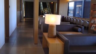 成田空港本館JALサクララウンジ