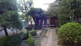 都心の一等地の中。