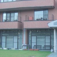 ここの新館は静かで落ち着いた雰囲気でした。