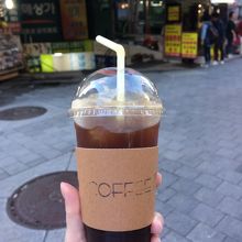 アイスコーヒー片手に散策