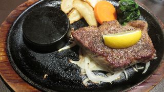 サラダバーの種類が多い