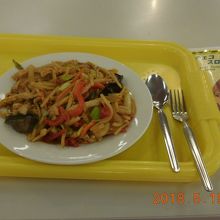 フードコートの中華料理