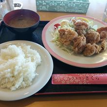 レストランさくら唐揚げ定食６５０円