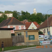 　バス停から見える城館