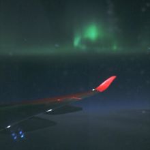 機内から見えたロシア上空のオーロラ