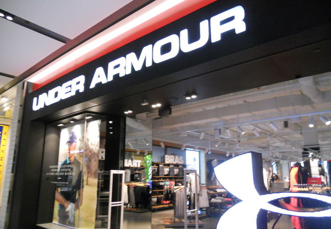 アンダー アーマー (パシフィック フェア ショッピング センター店)